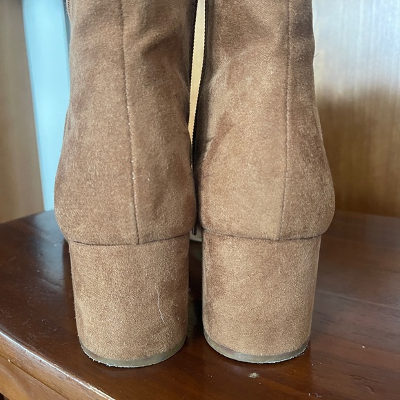 Elegant Brown Ankle Booties - Picture 3 of 6
